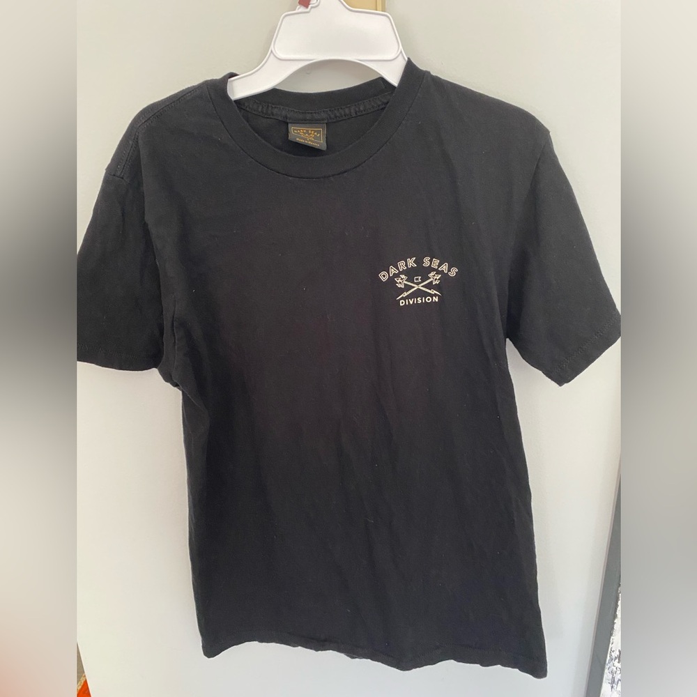 Dark Seas Division Short sleeve t-shirt. Black. S. See photos for back logo.